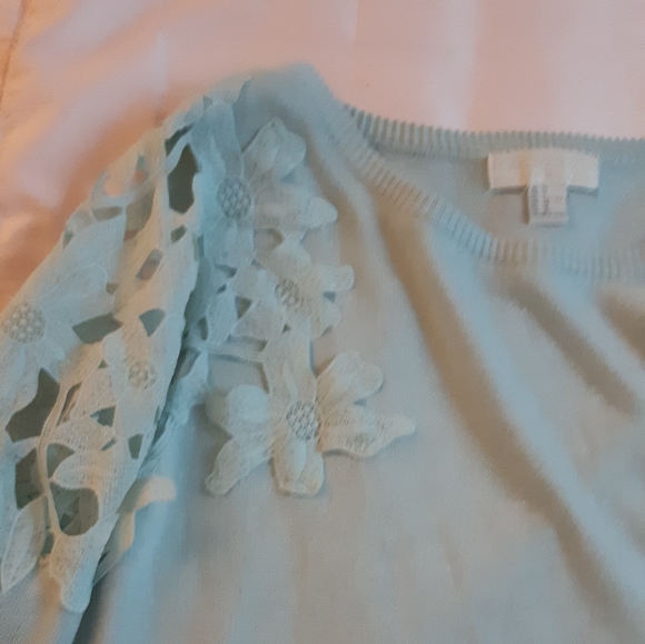 Thin sweater with flower detailing-Forever 21 - Picture 2 of 3